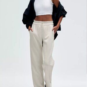 lululemon Softstreme High-Rise Pant in Bone